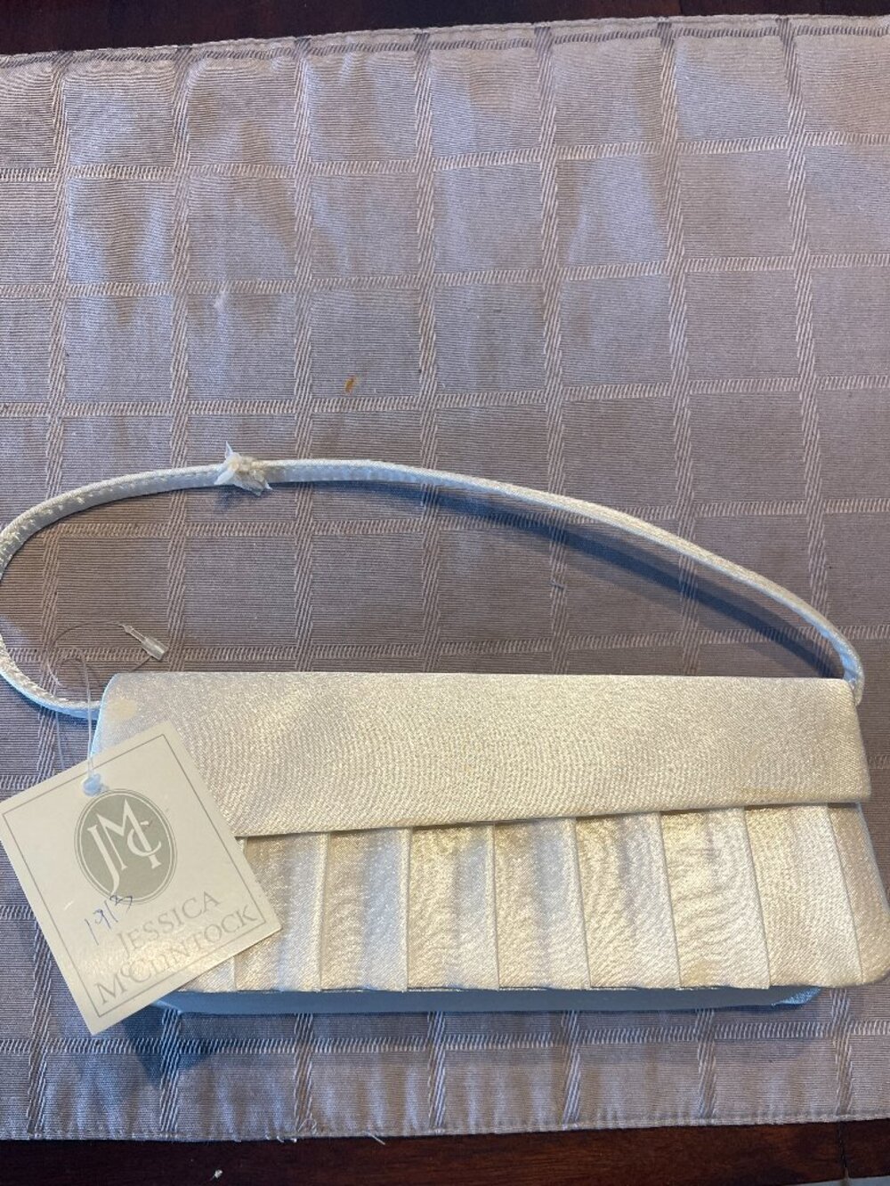 NWT Jessica McClintock Silver Satin Pleated Evening Clutch Shoulder Bag